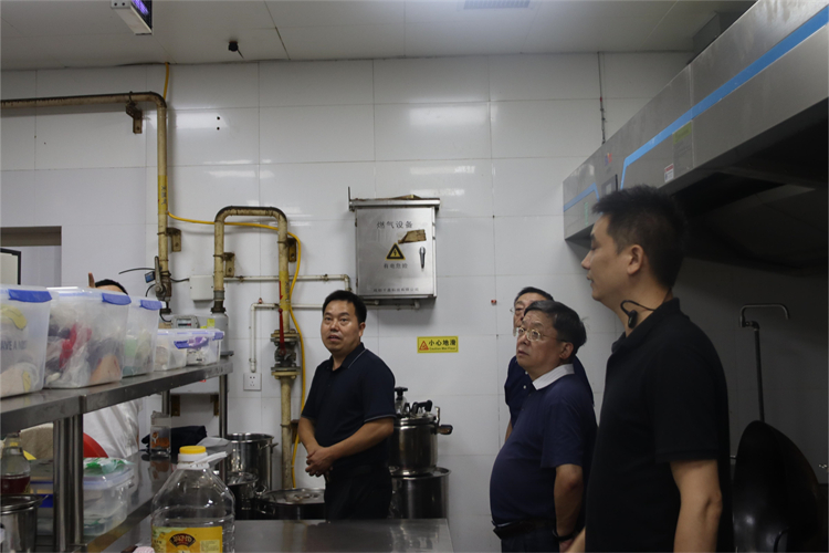 省供銷社黨組成員、理事會副主任向偉益帶隊(duì)檢查指導(dǎo)棉麻集團(tuán)安全生產(chǎn)工作